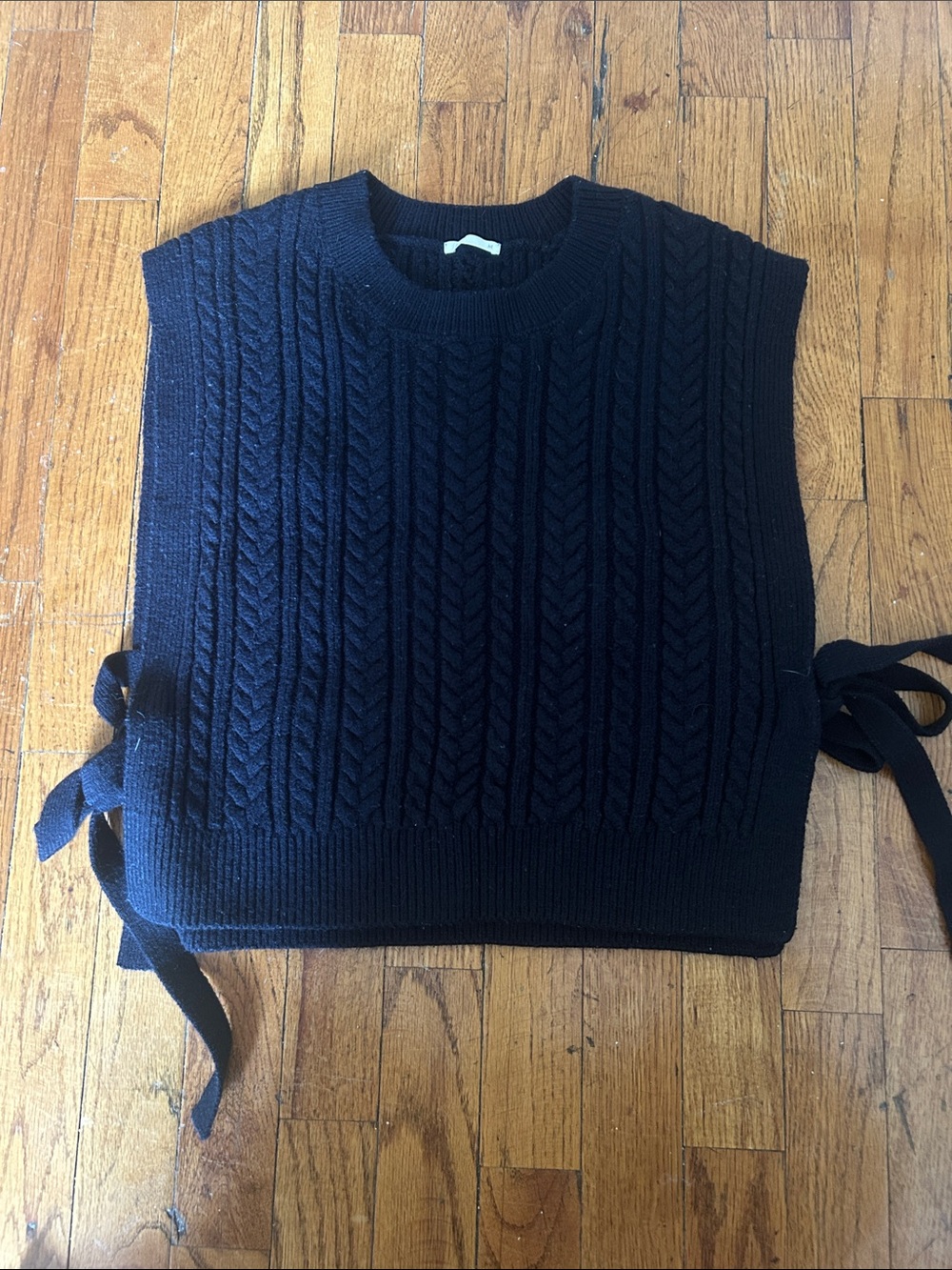 GU Women’s Navy Cable-Knit Crewneck Sweater with Side Ties